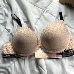 34 C - Pink Victoria’s Secret - bra